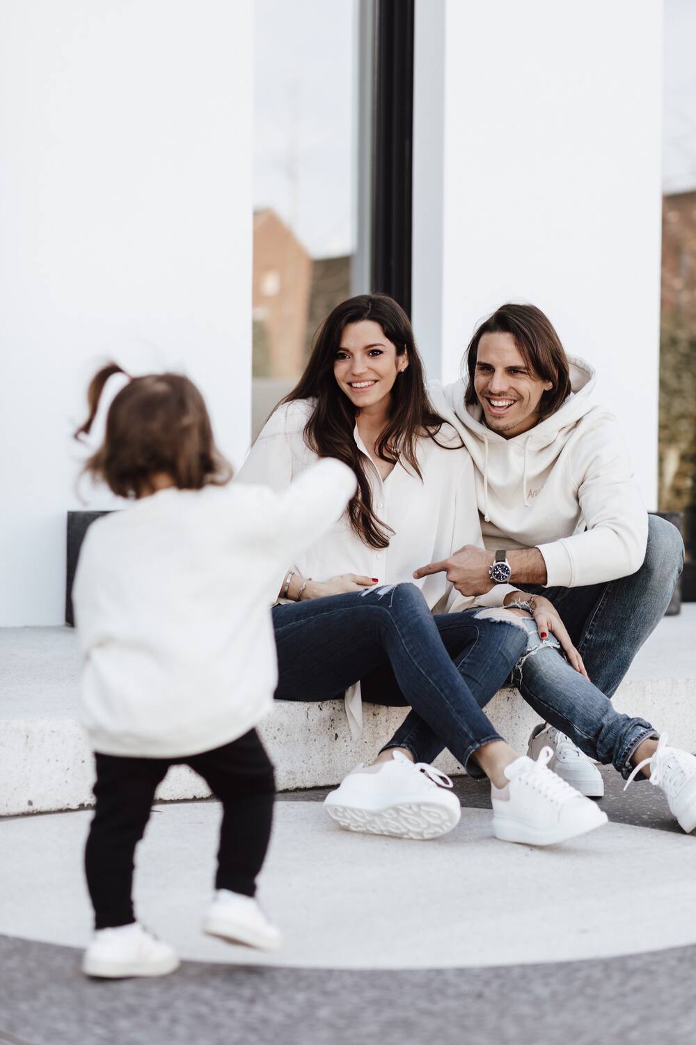 Yann Sommer avec sa compagne Alina et sa fille Mila. Bientôt il y aura un membre de plus dans la famille.