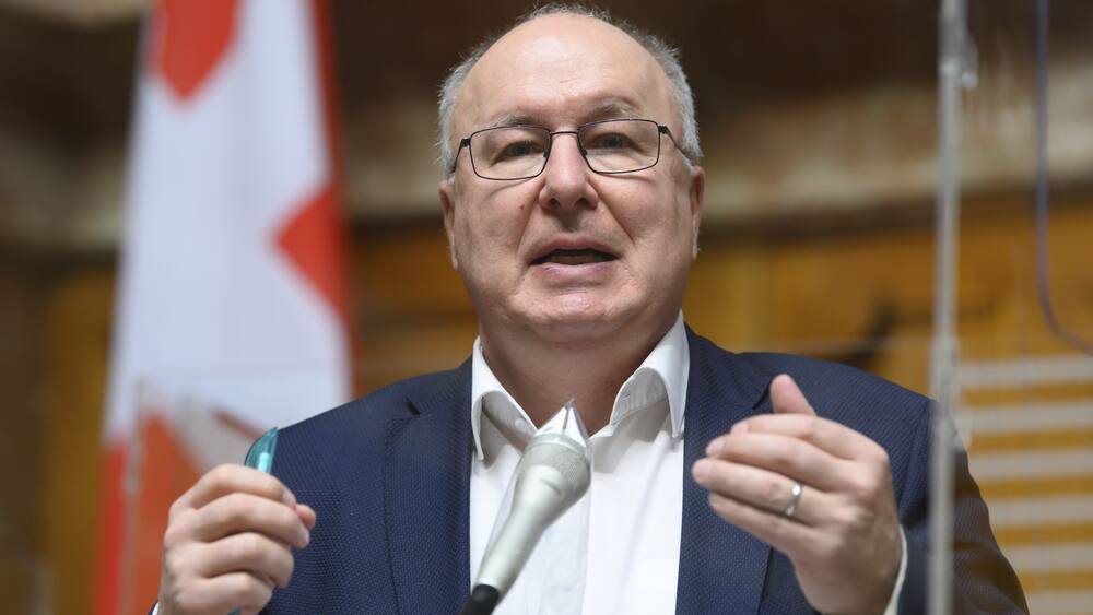 Plus de 100’000 signatures contre la réforme de l’AVS! Plus de 100’000 signatures contre la réforme de l’AVS!