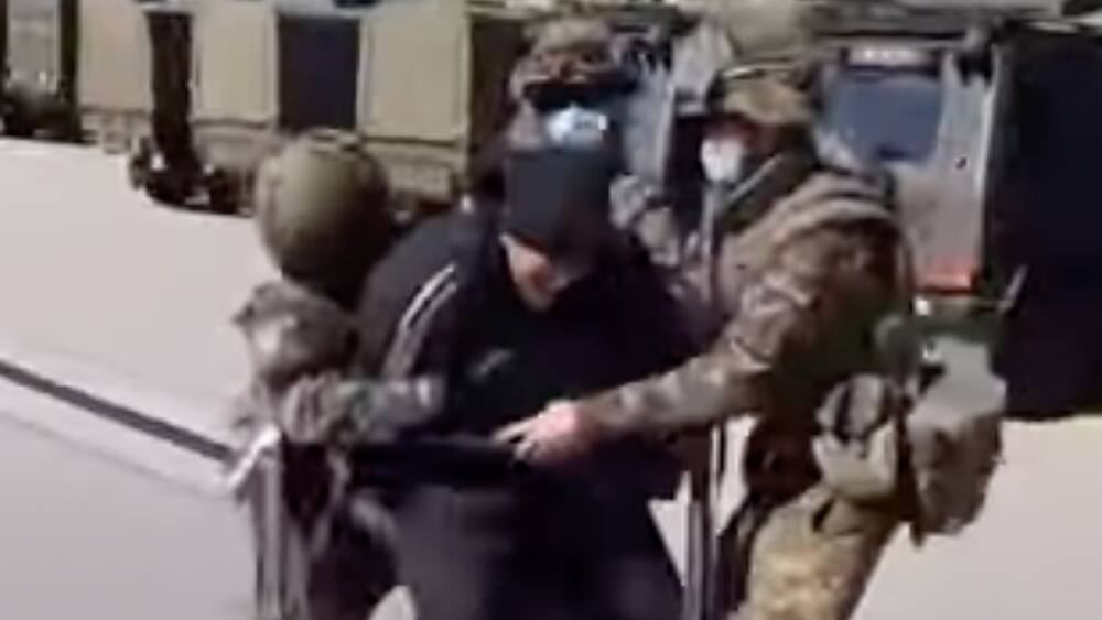 Des militaires ont-ils neutralisé des civils devant une caserne vaudoise? Des militaires ont-ils neutralisé des civils devant une caserne vaudoise?