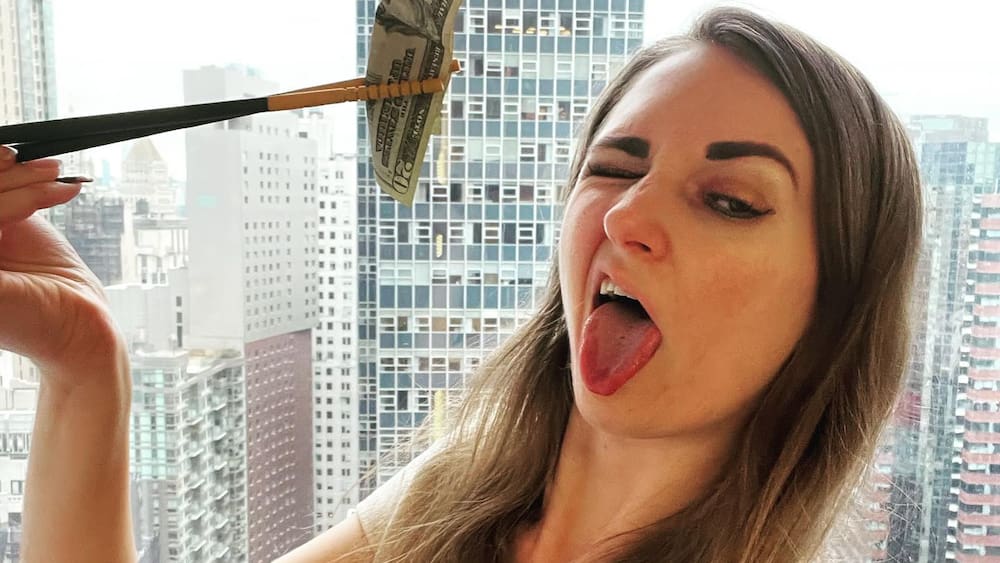 Une rappeuse américaine derrière une arnaque au Bitcoin à 4,5 milliards Une rappeuse américaine derrière une arnaque au Bitcoin à 4,5 milliards
