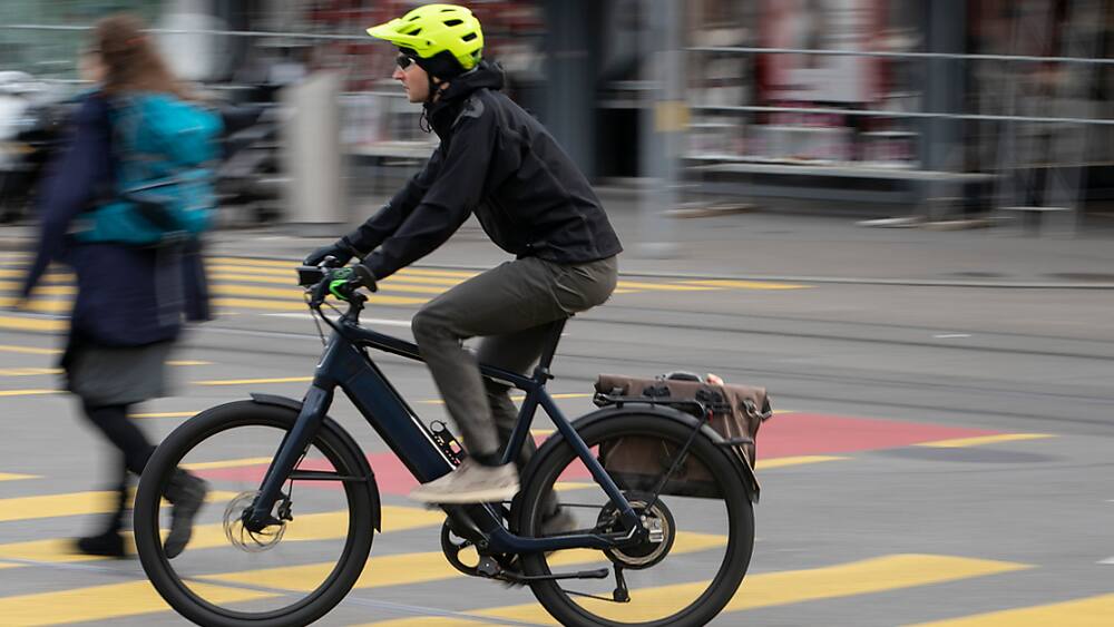 Circulation: Phares allumés de jour pour les vélos électriques Circulation: Phares allumés de jour pour les vélos électriques