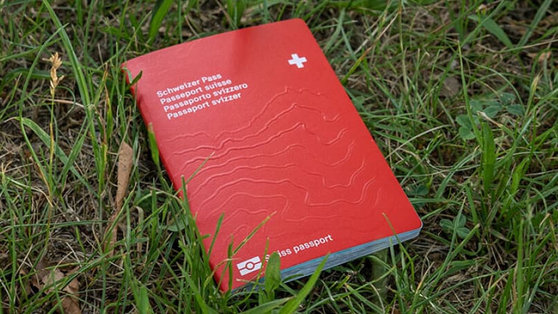 Voici à quoi ressemble le design du nouveau passeport suisse Blick