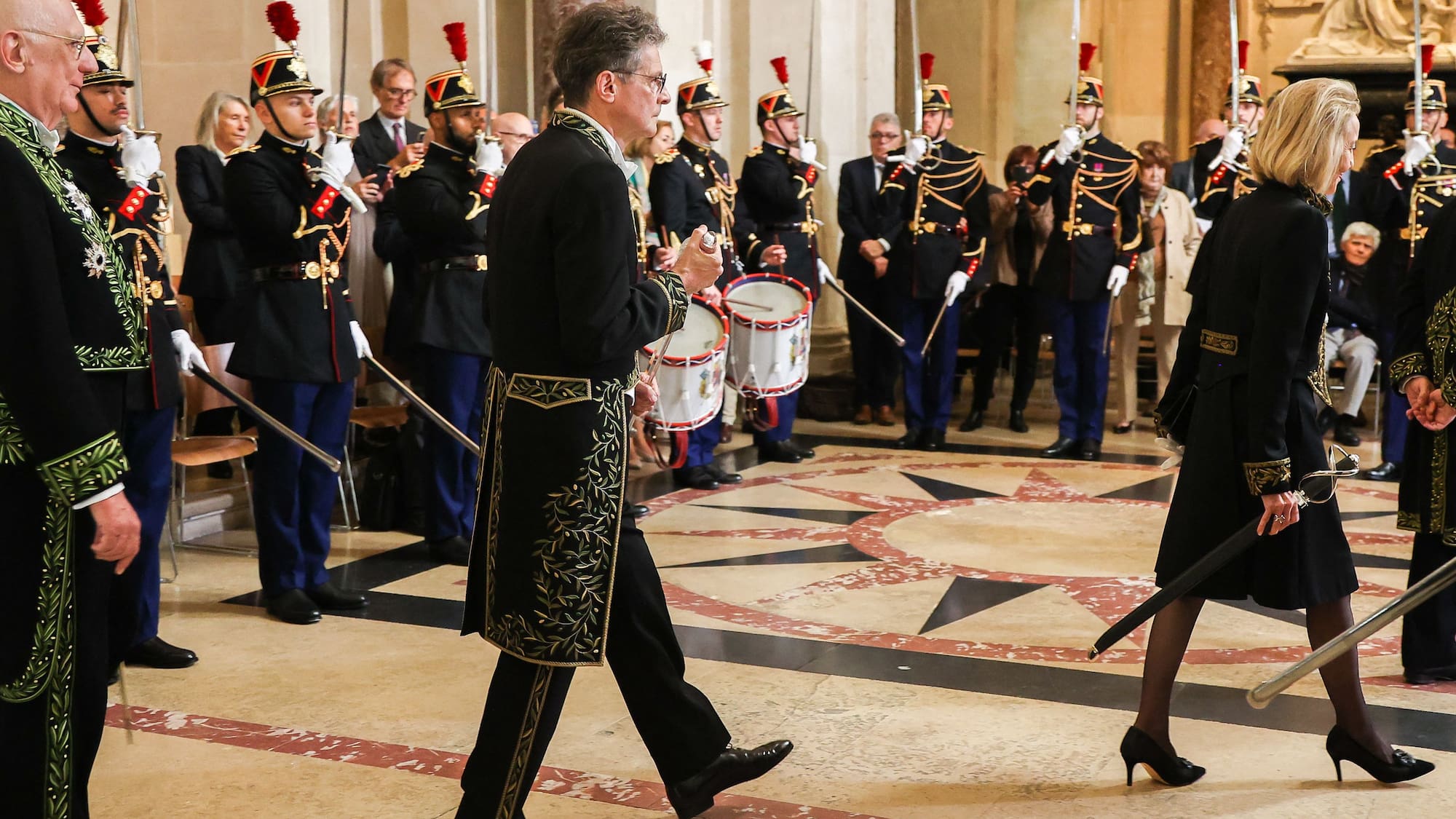 Coutumes, Costumes, Mission : Cinq Choses À Savoir Sur L’Académie ...