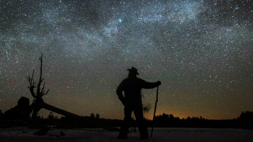 Des étoiles filantes dans le ciel suisse aussi en octobre Blick