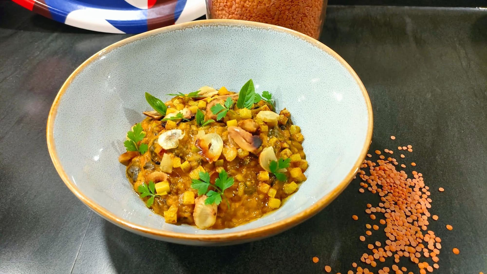 Recette de dahl de lentilles corail, courge butternut et châtaignes - Blick