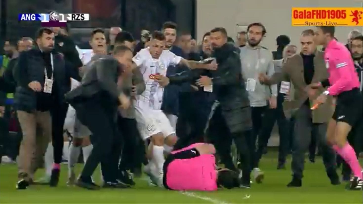 Un arbitre roué de coups en première division du championnat de Turquie