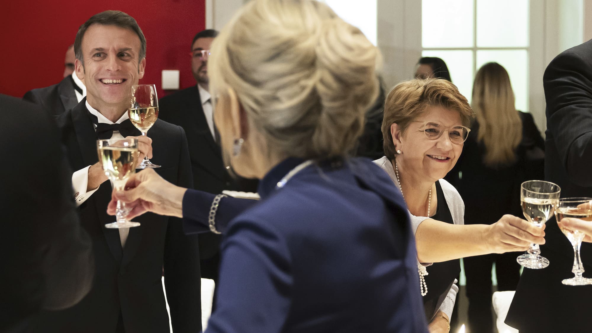 , Comment Emmanuel Macron a volé les Jeux olympiques 2024 à la Suisse