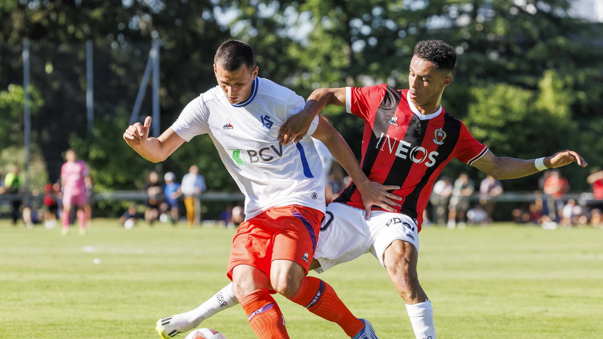 Grèves en France : Le Lausanne-Sport face à l'annulation de son match amical à Nice – Impact majeur sur le football suisse