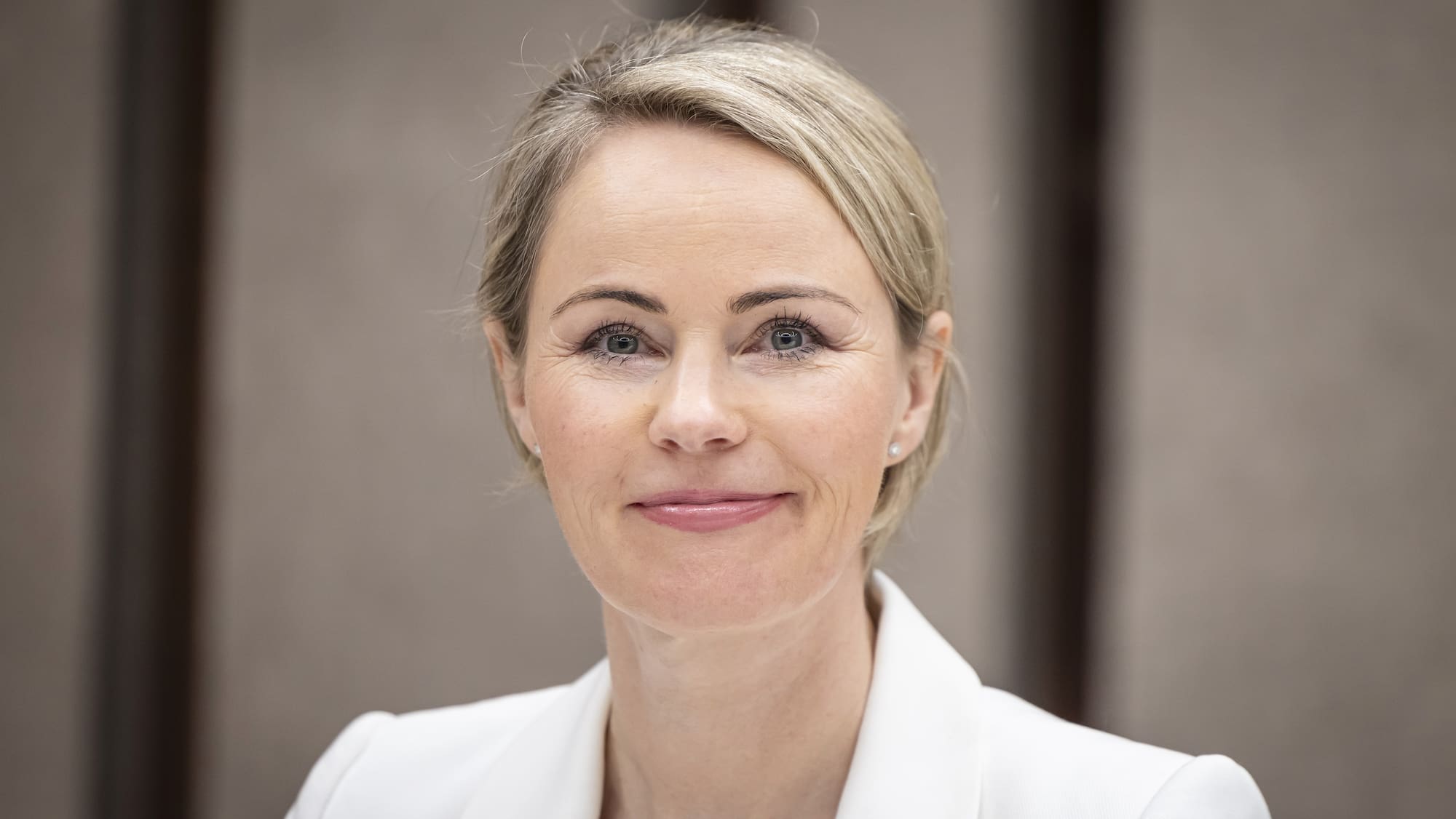 Mineurs: La Suisse en voie de sacrifier leur santé? Natalie Rickli dénonce la politique d'économies d'Elisabeth Baume-Schneider