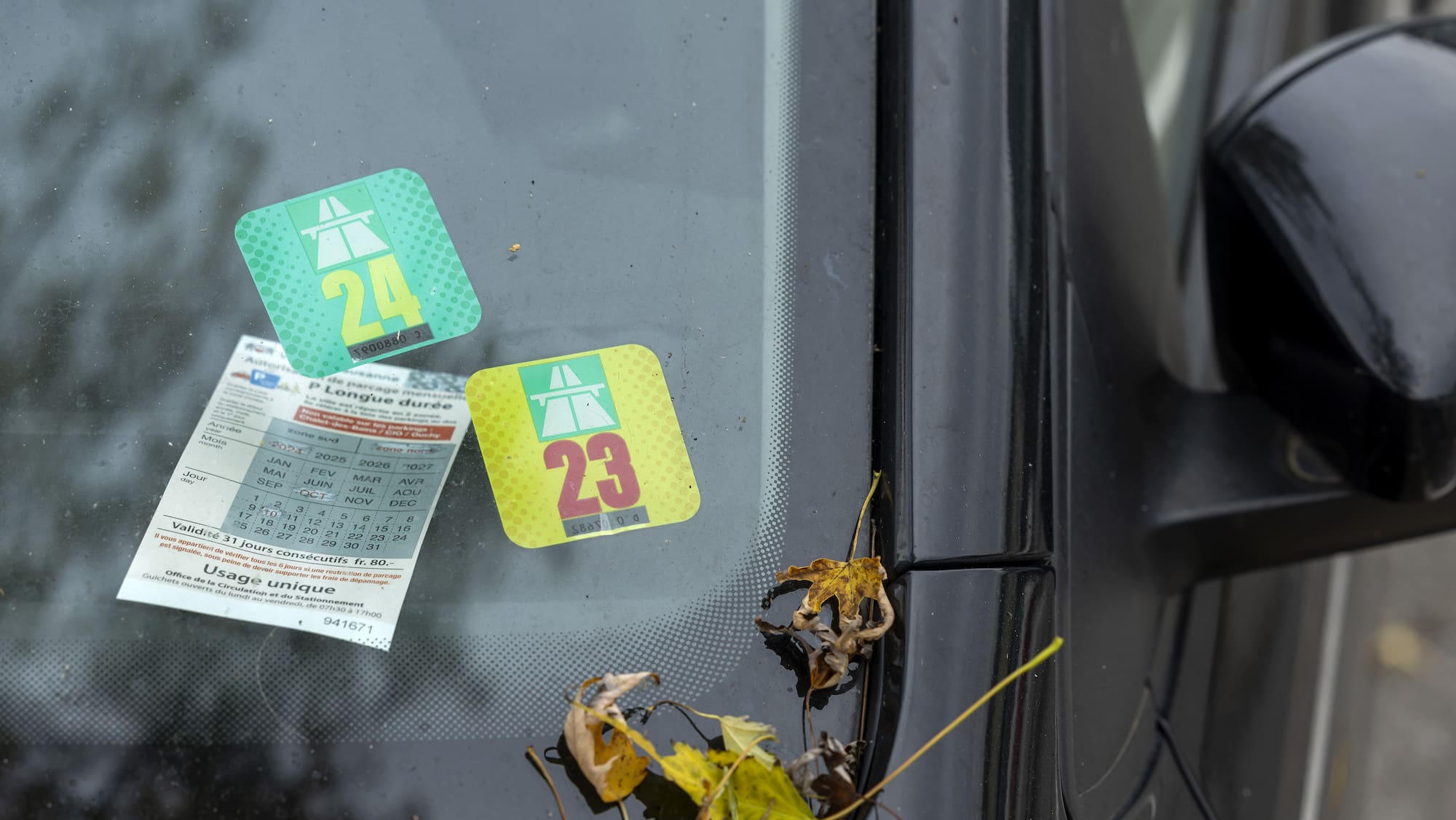 Vignette Un automobiliste condamné pour avoir recollé sa vignette - Blick