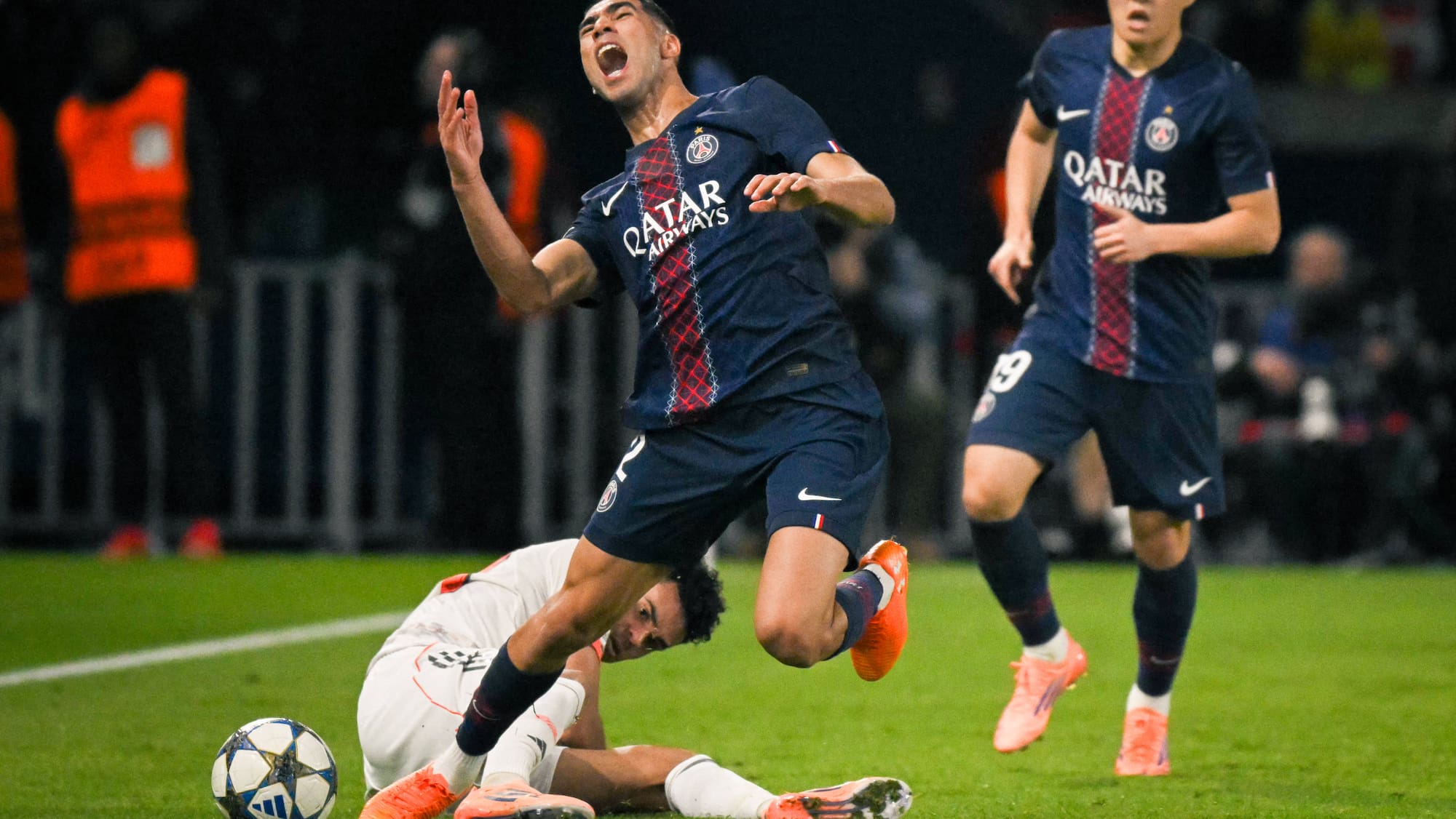 Football Le PSG Tremble Pour Demb l Et Hakimi Blick football-le-psg-tremble-pour-demb-l-et-hakimi-blick