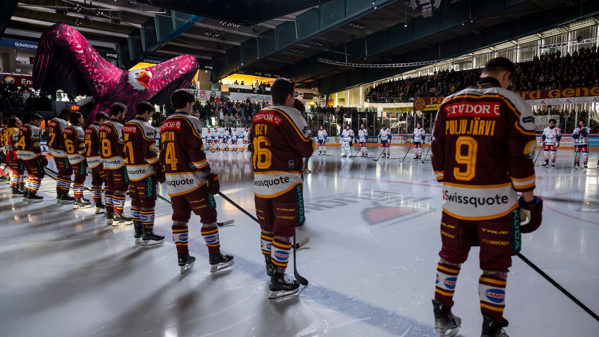 Le hockey suisse rend hommage à Crans-Montana - Blick