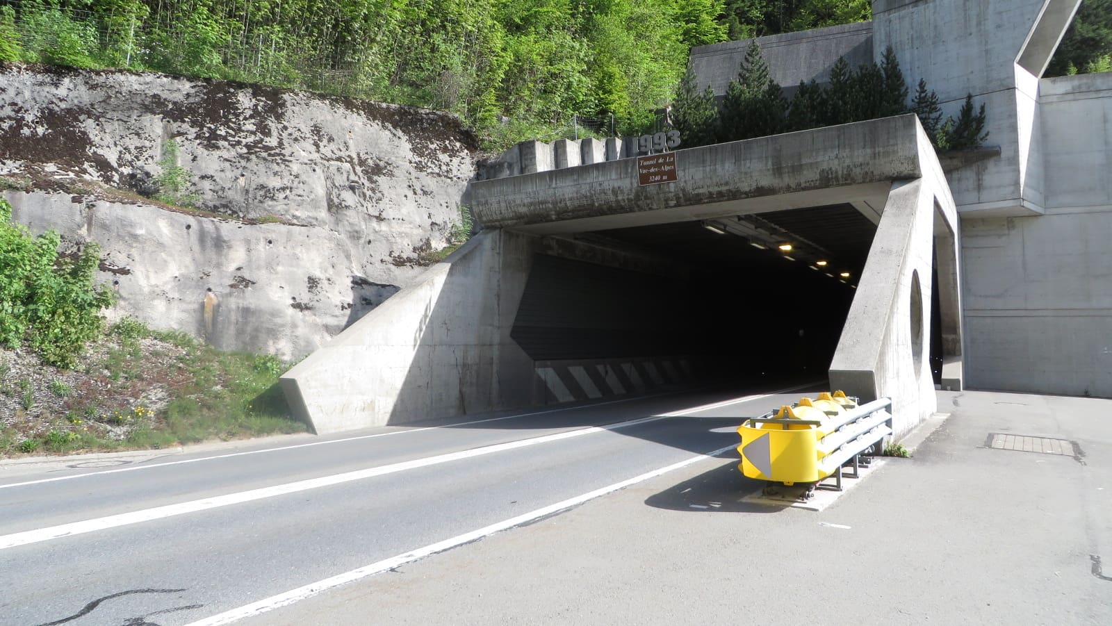 Suisse: L'A20 entre Neuchâtel et La Chaux-de-Fonds est bloquée - Blick