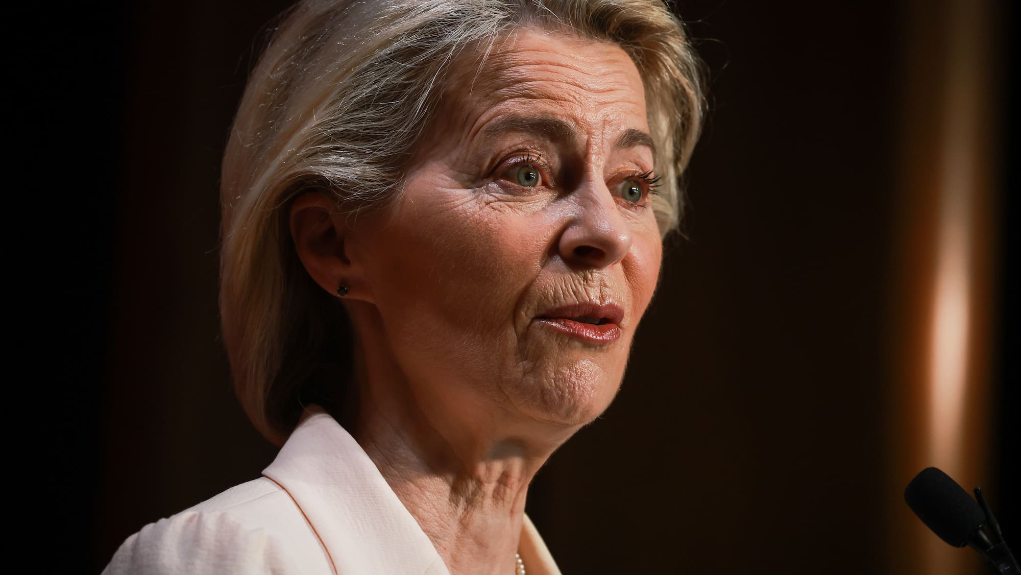 Suisse Inquiète: UE Prépare Mesures sur l'Acier