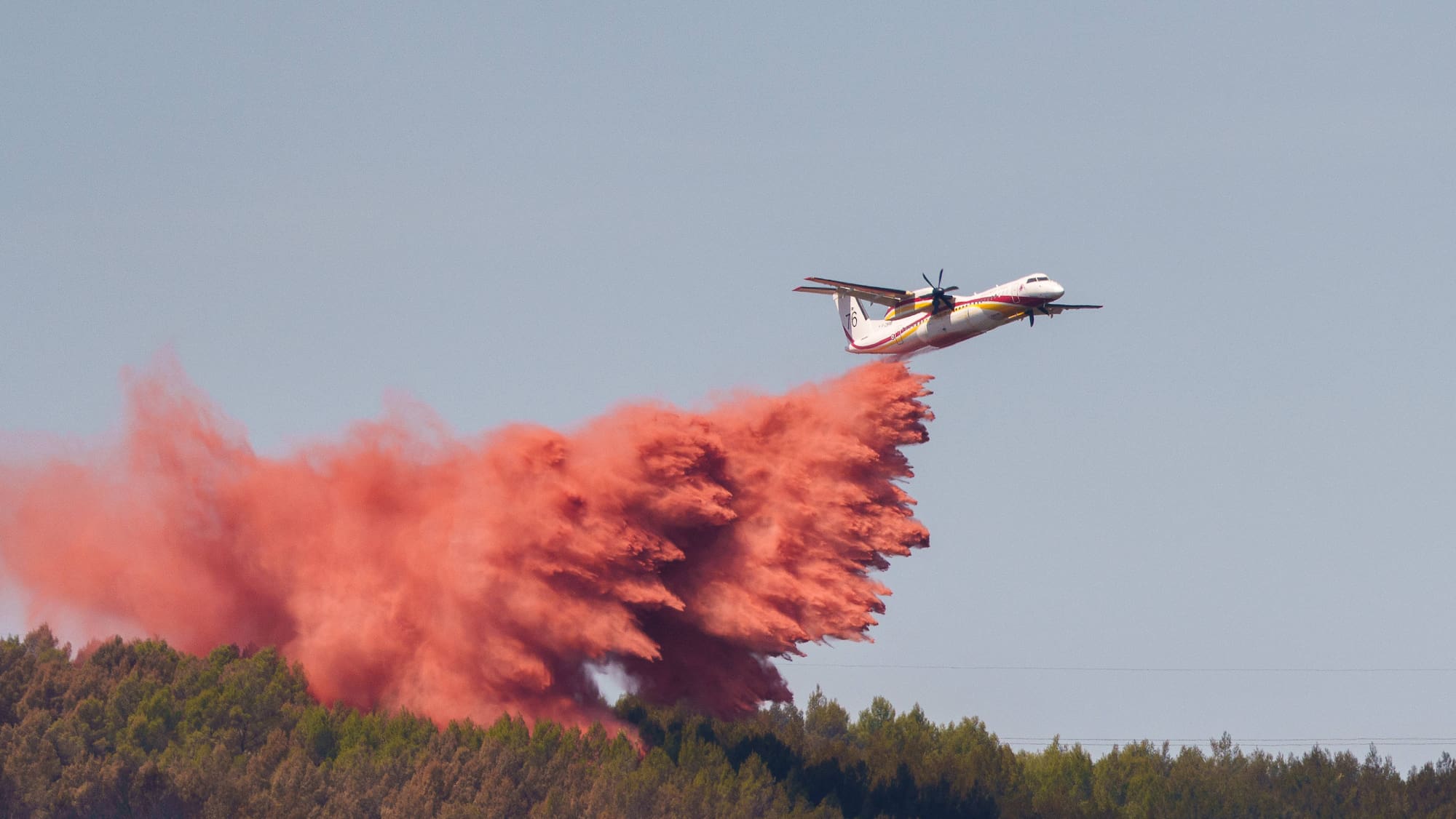 «Une grosse catastrophe»: Un incendie très rapide ravage 1700 hectares dans le Var