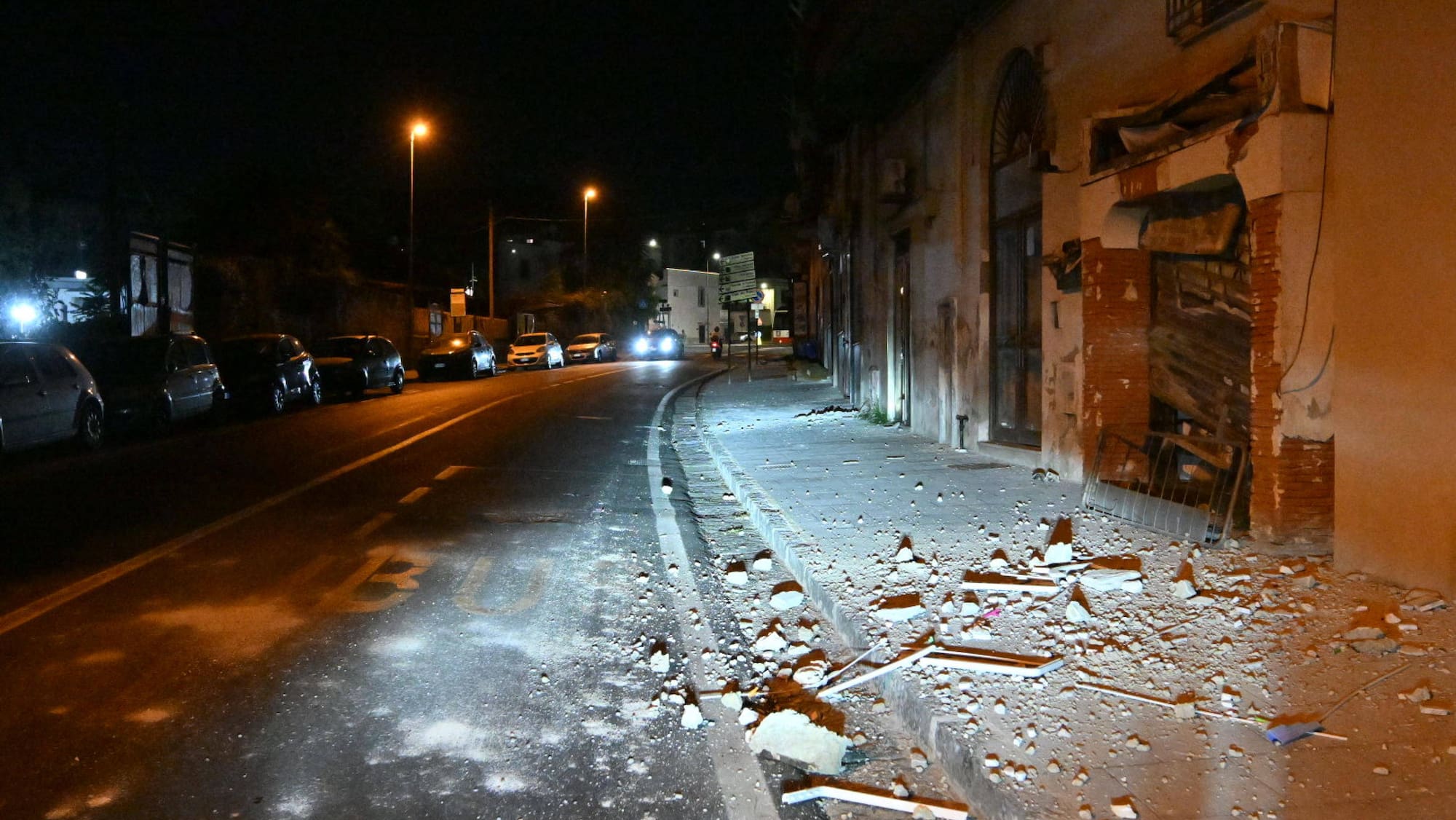 Pire secousse en 40 ans: Le séisme près de Naples fait 26 blessés et 300 personnes évacuées