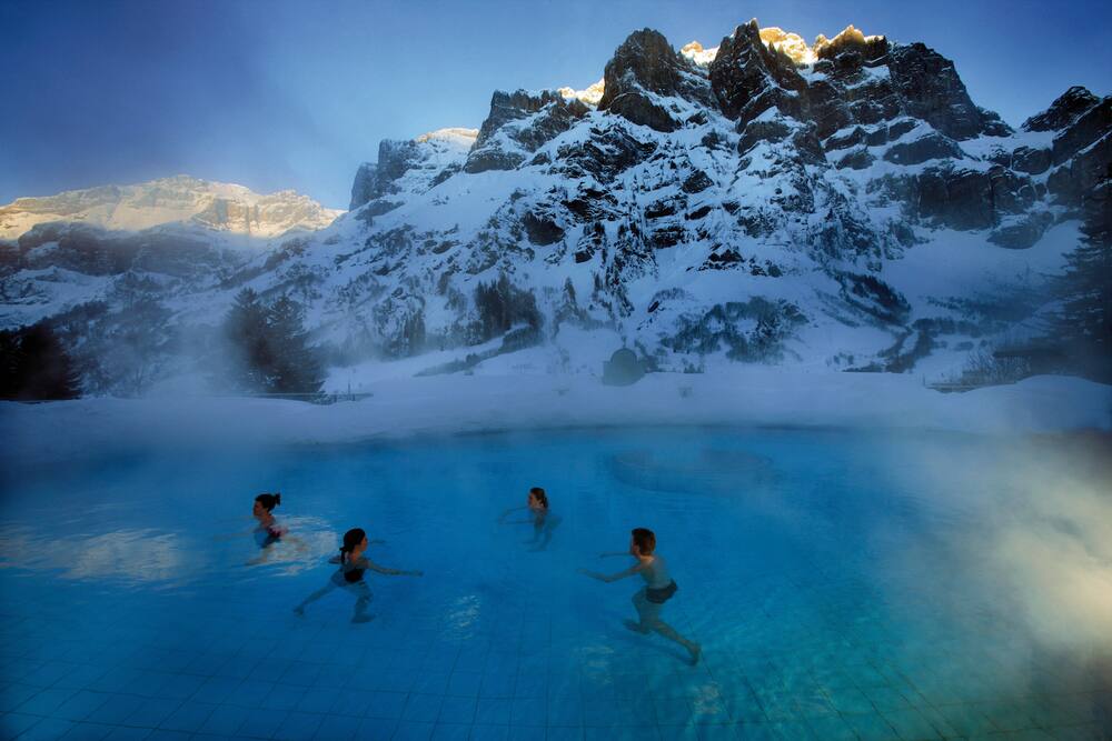 In Leukerbad VS steht das grösste alpine Thermalbad Europas.