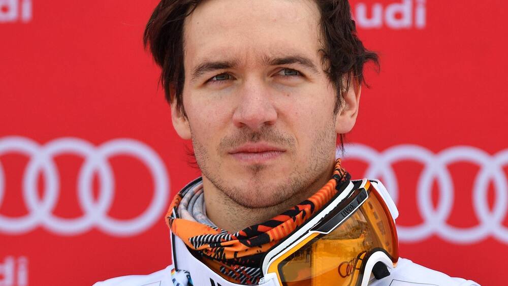 Ski Felix Neureuther weathered against Ski Association FIS World