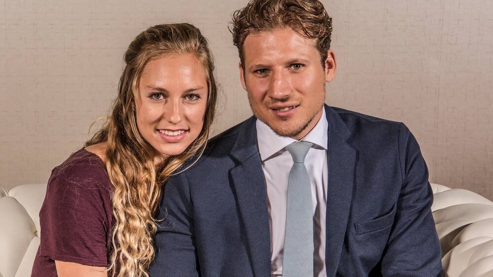 Get Der Ehc Biel Feiert Freundin Weg Brunner Trifft For Free Wallpaper Der Ehc Biel Feiert Freundin Weg Brunner Trifft Desktop Wallpaper