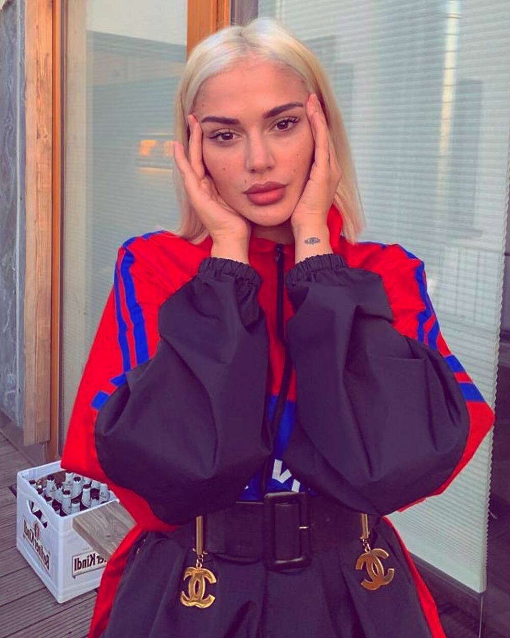 Neues Musikvideo: Loredana zielt mit Waffe auf hilflosen Mann - Blick