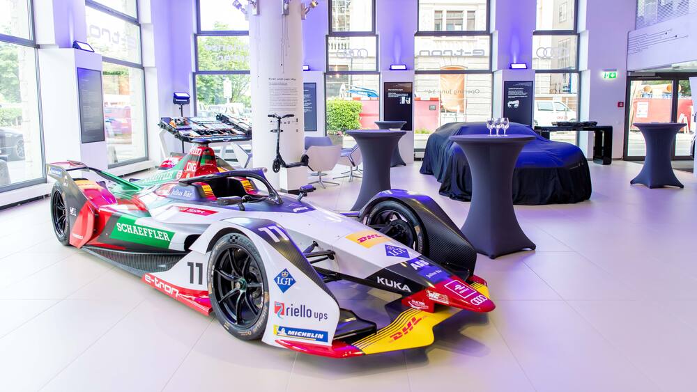 Audi E Tron Experience Center In Z 252 Rich Zeigt Elektromobilit 228 T