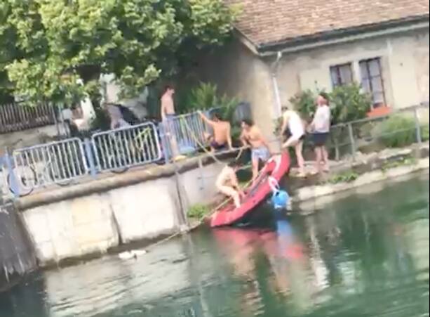 Im Sommer letzten Jahres gerieten zwei asiatische Touristen auf der Limmat bei der Werdinsel in Gefahr. Mit ihrem Schlauchboot verpassten sie den Ausstieg vor dem Hönggerwehr und mussten gerettet werden.