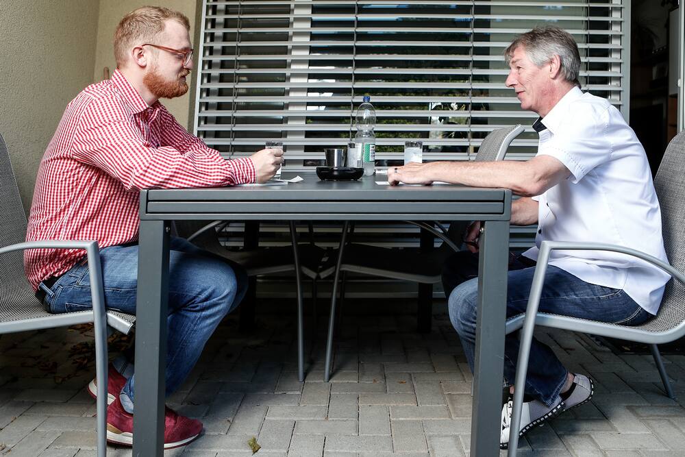 BLICK-Wirtschaftsreporter Noé Waldmann besuchte Beat Hossli zu Hause.
