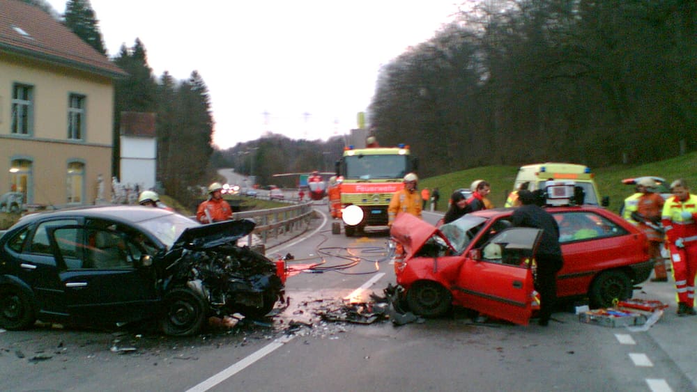 Wie verhalte ich mich bei einem Autounfall richtig? - Blick