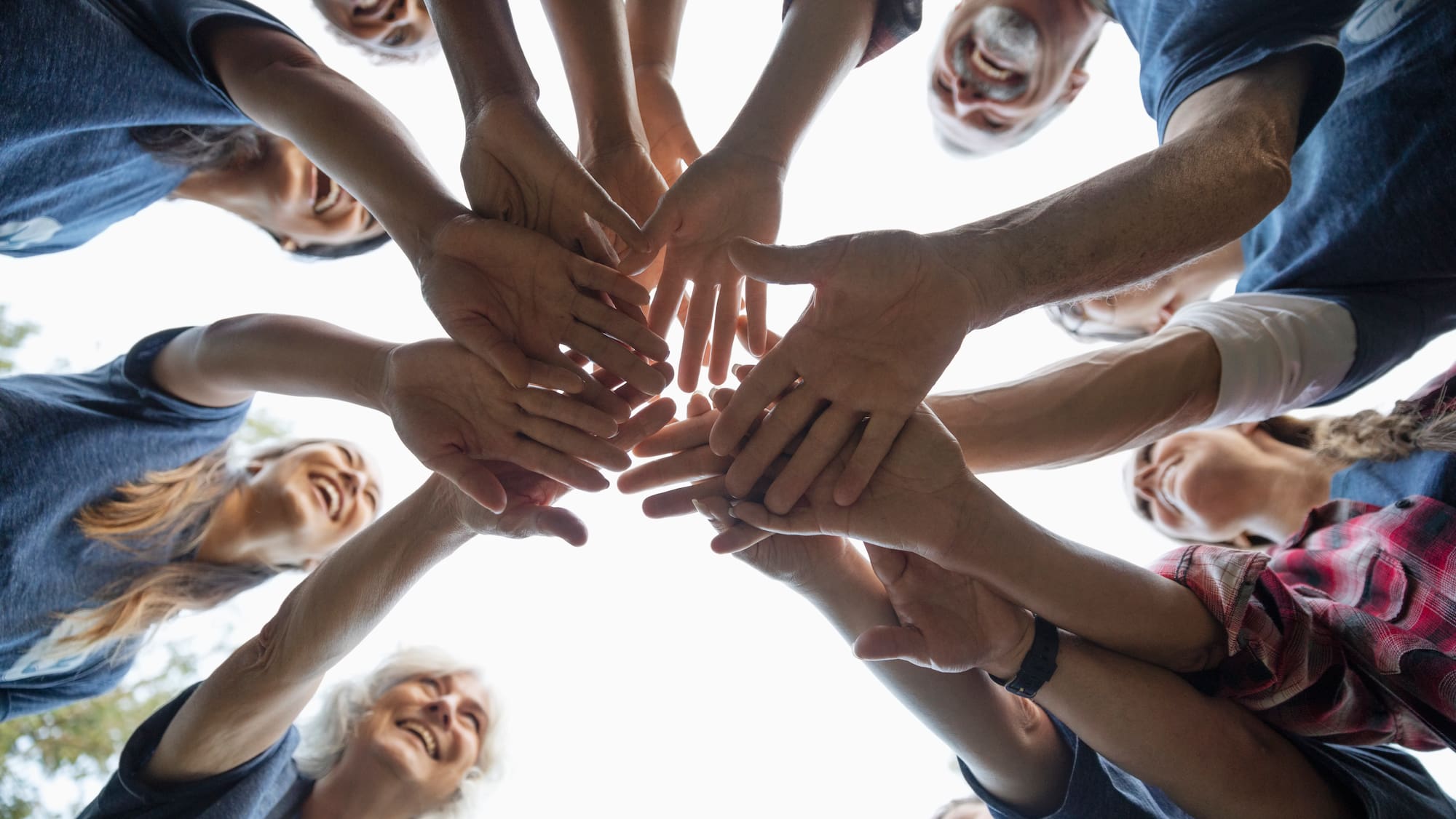 Darum macht Helfen anderen Menschen glücklich - Blick