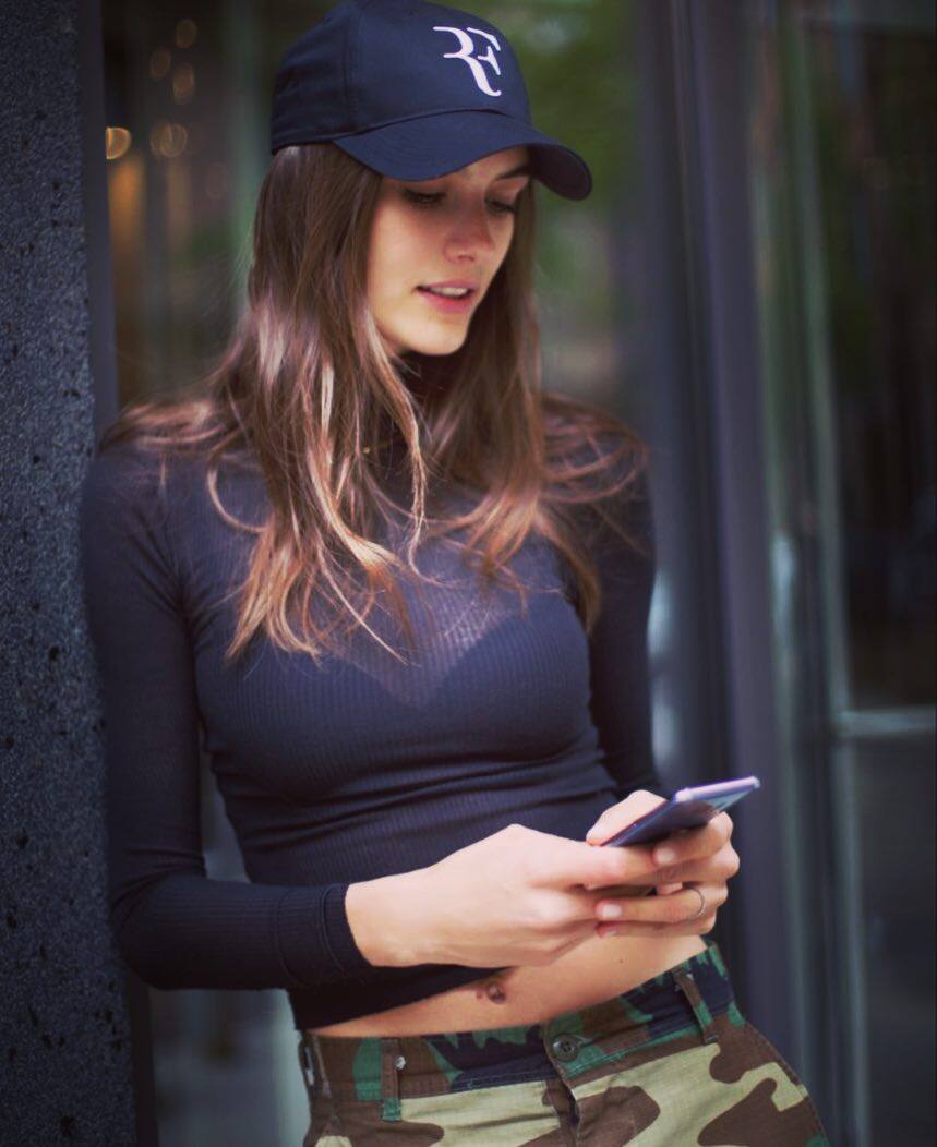 Momentan führen die beiden eine Fernbeziehung. Ronja Furrer lebt in New York, Rapper Stress in der Schweiz.