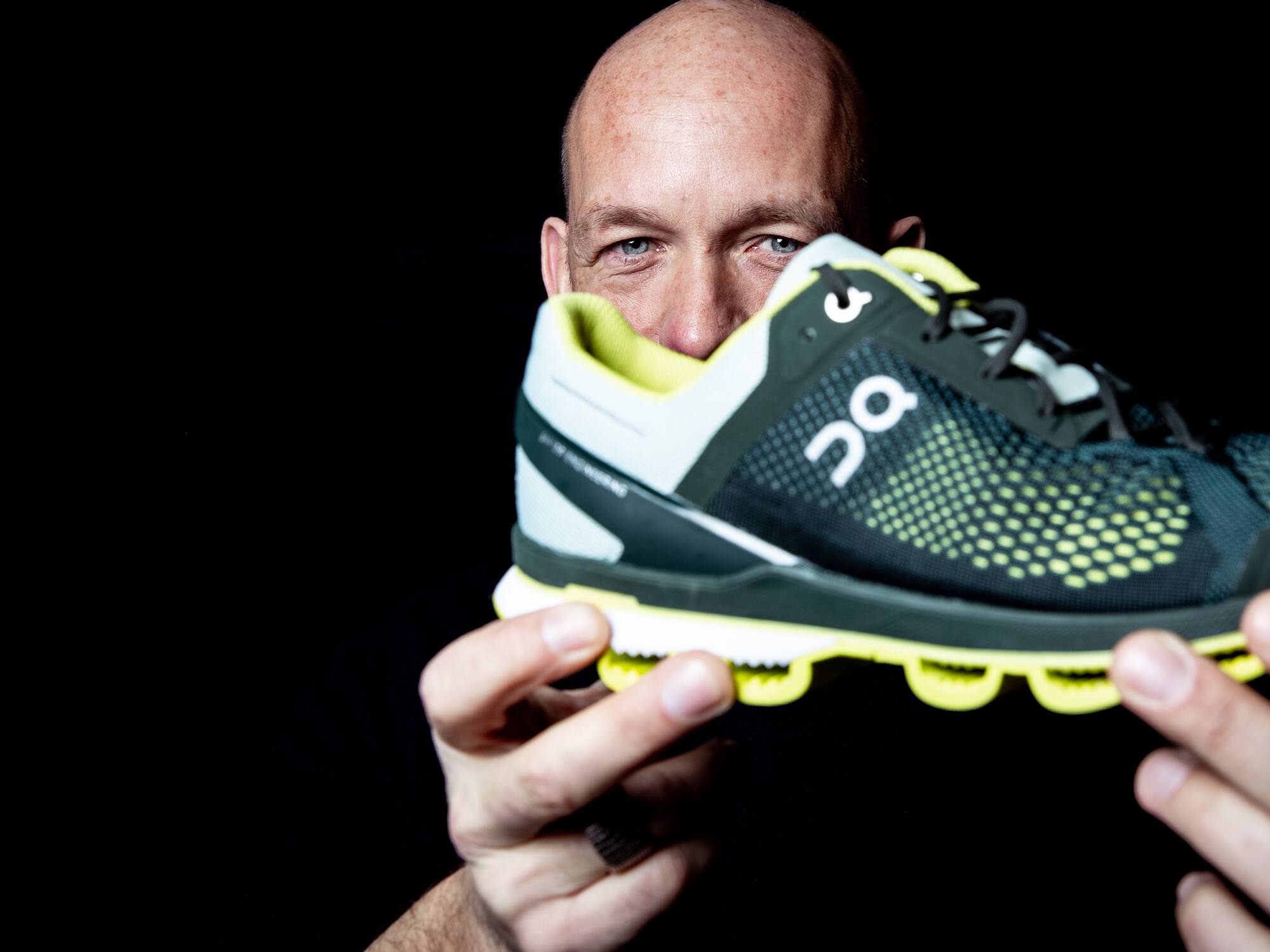 Bei der Hälfte der On-Schuhe stimmt die Herstellerangabe nicht Blick