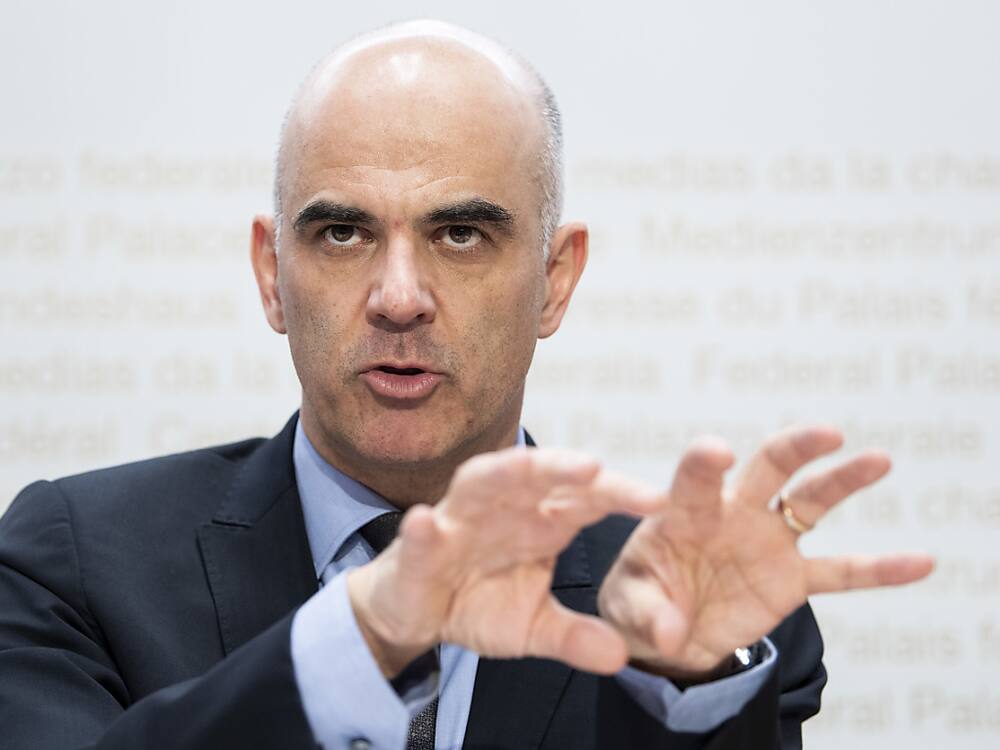 Sozialminister Alain Berset (47) stellte sich hinter den Sozialpartner-Kompromiss.