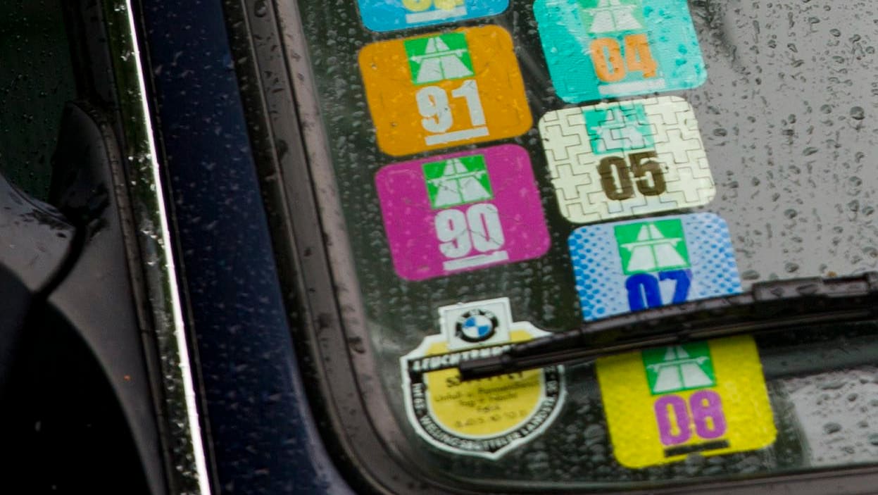 Alles neu: Die Autobahnvignette 2024 gibts elektronisch oder als Kleber