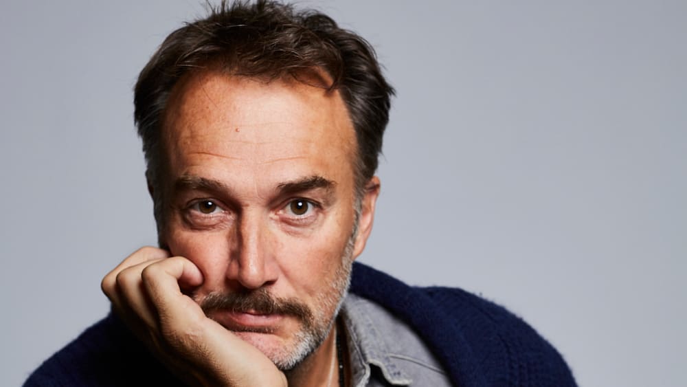 Sänger und Schauspieler Carlos Leal mit neuer Musik Blick