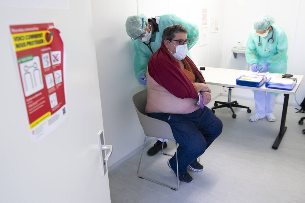 Das Coronavirus trifft übergewichtige Menschen häufig stärker als andere - das Risiko, an den Folgen des Virus zu sterben, ist ebenfalls höher.