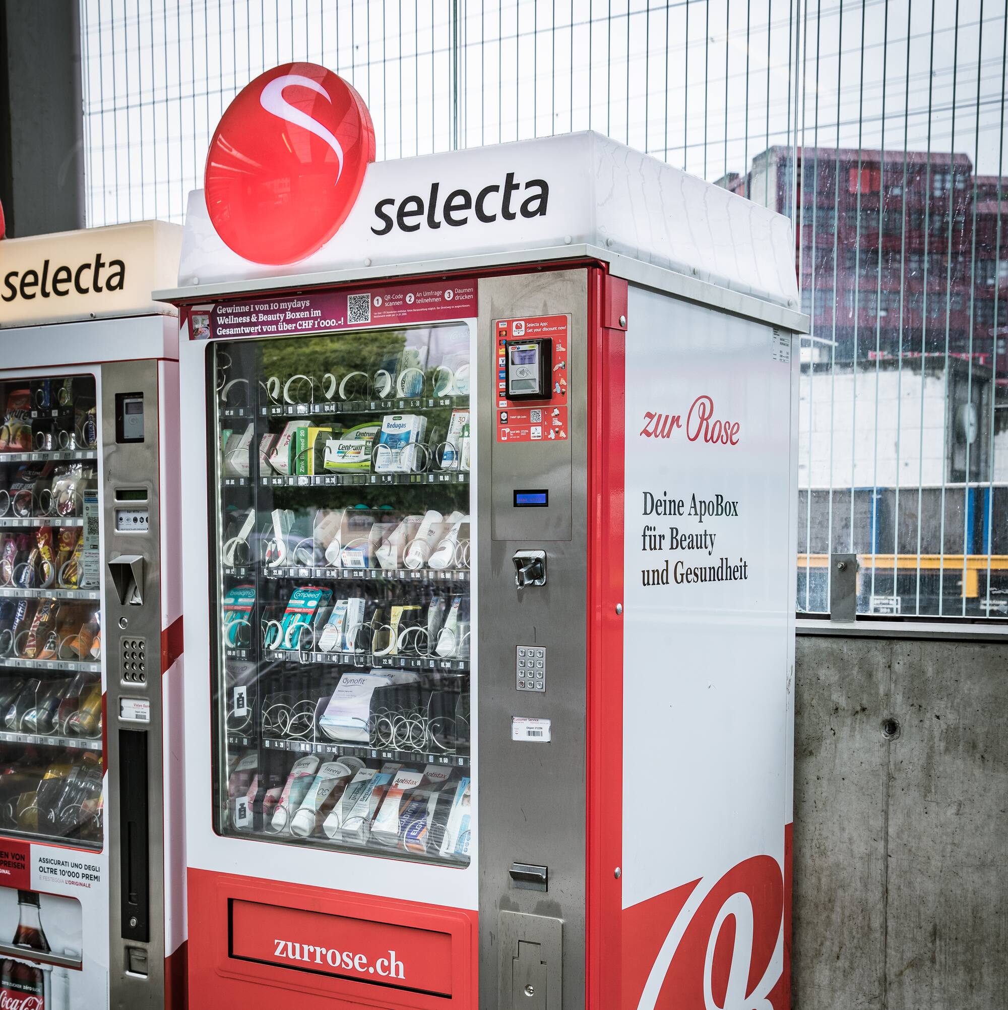Apotheken-Automaten vor den Suchtkliniken Apotheken-Automaten vor den Suchtkliniken