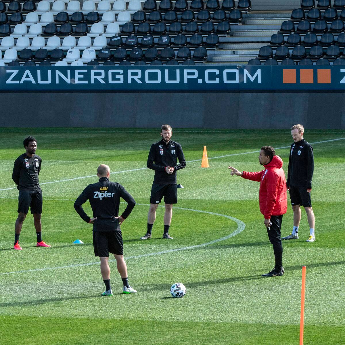 Hammer Urteil In Osterreich 12 Punkte Abzug Fur Den Lask Blick