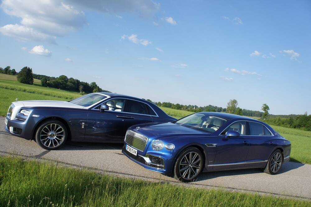 Die Preise für den Rolls-Royce starten bei rund 303'000 Franken, während es beim Bentley ab rund 240'000 Franken losgeht.