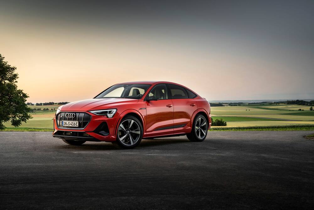 Ab 102'000 Franken starten die Preise für den dynamischen Elektro-Crossover, der im November ausgeliefert wird.