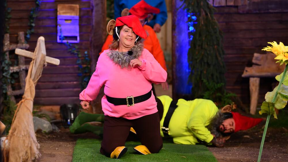 Kelly Family Kathy Kelly takes stock of Celebrity Big Brother Archyde Kelly Family Kathy Kelly takes stock of Celebrity Big Brother Archyde