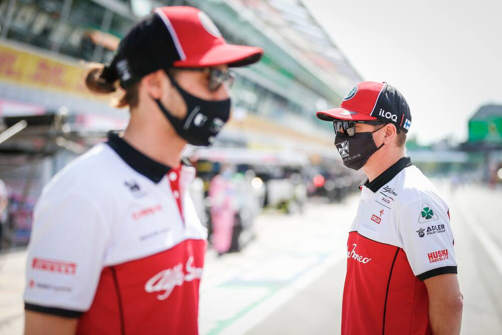 Giovinazzi (l.) Und Räikkönen starten in Portugal von den Positionen 17 und 16.