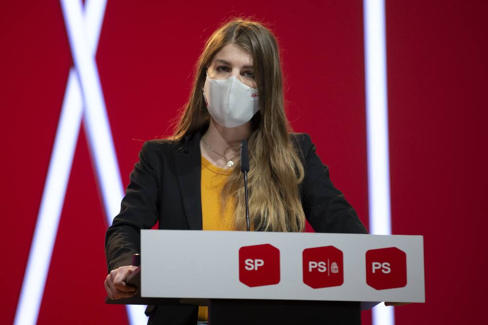 Pasalnya, produksi kelapa sawit seringkali sangat merusak lingkungan, seperti yang dikemukakan Presiden Juso Ronja Jansen.