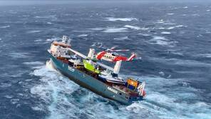 Vor der norwegischen Küste: Frachtschiff treibt führerlos im Meer