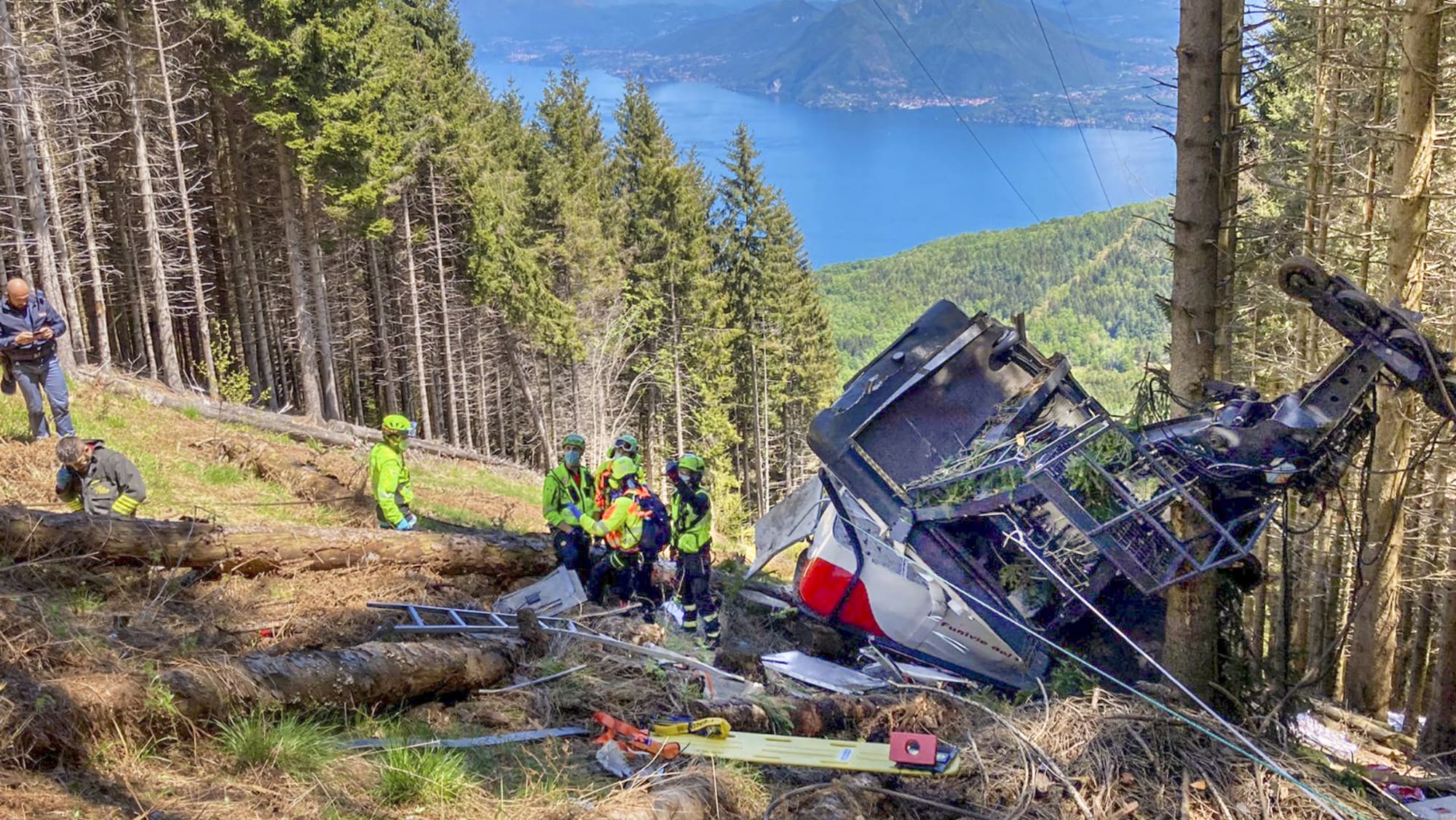 TVMitarbeiter stirbt nach Seilbahnunglück am Monte Mottarone Blick
