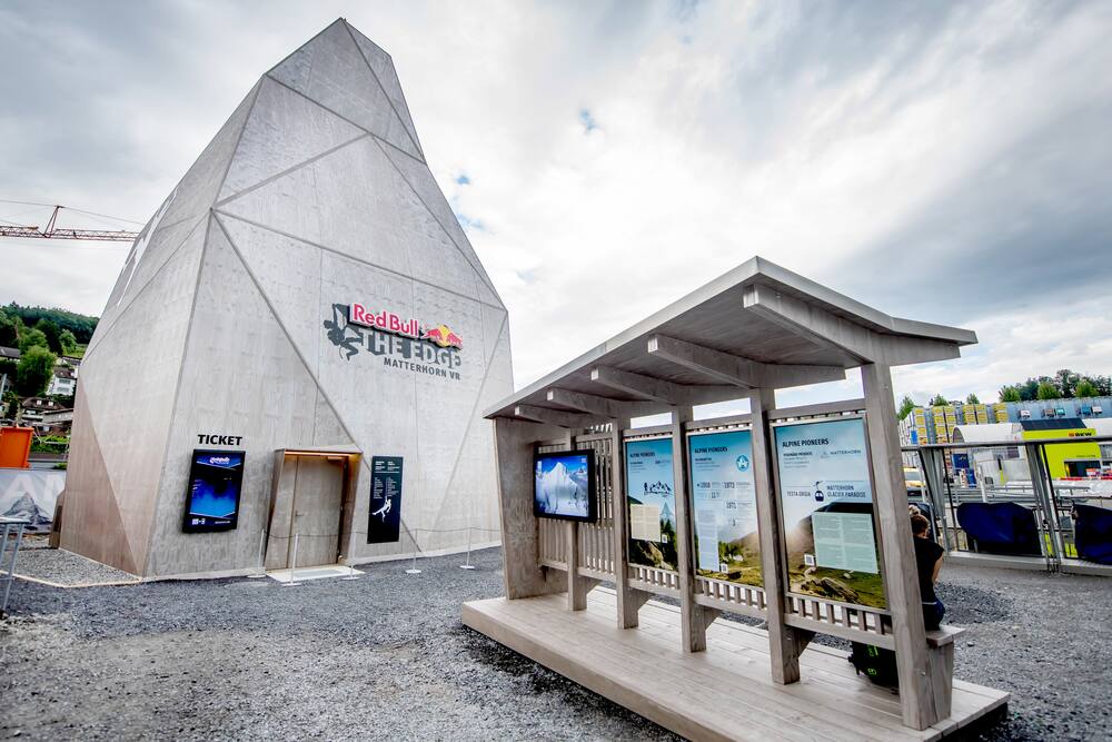 Immediately after the entrance to the Verkehrshaus there is