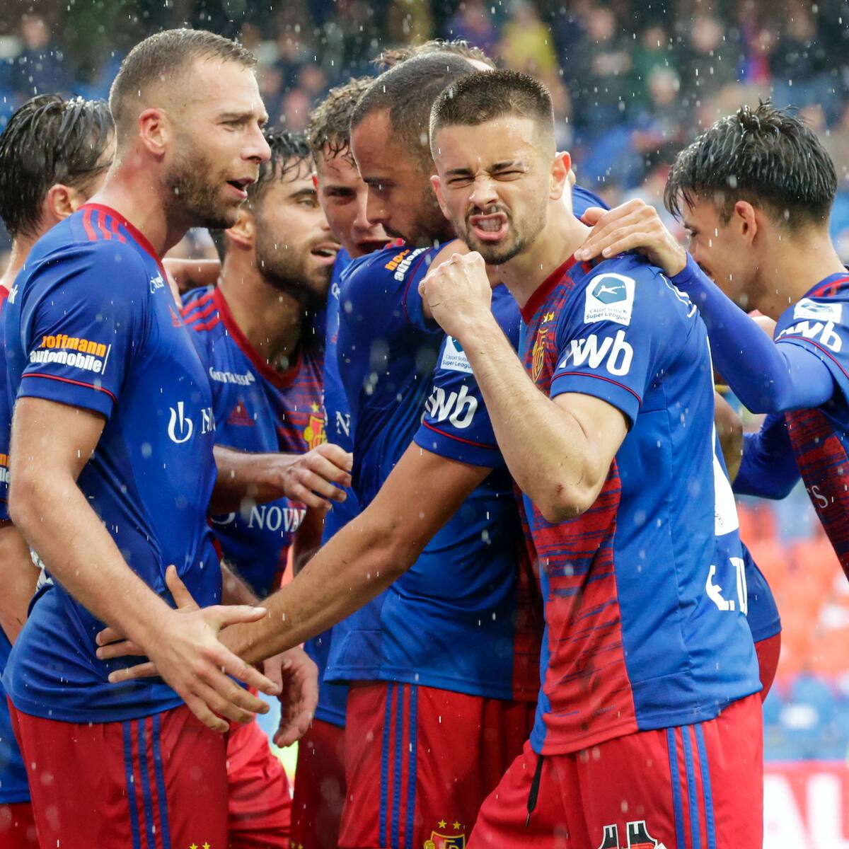 Super League Der Fc Basel Schiesst Sion Gleich Mit 6 1 Ab Blick