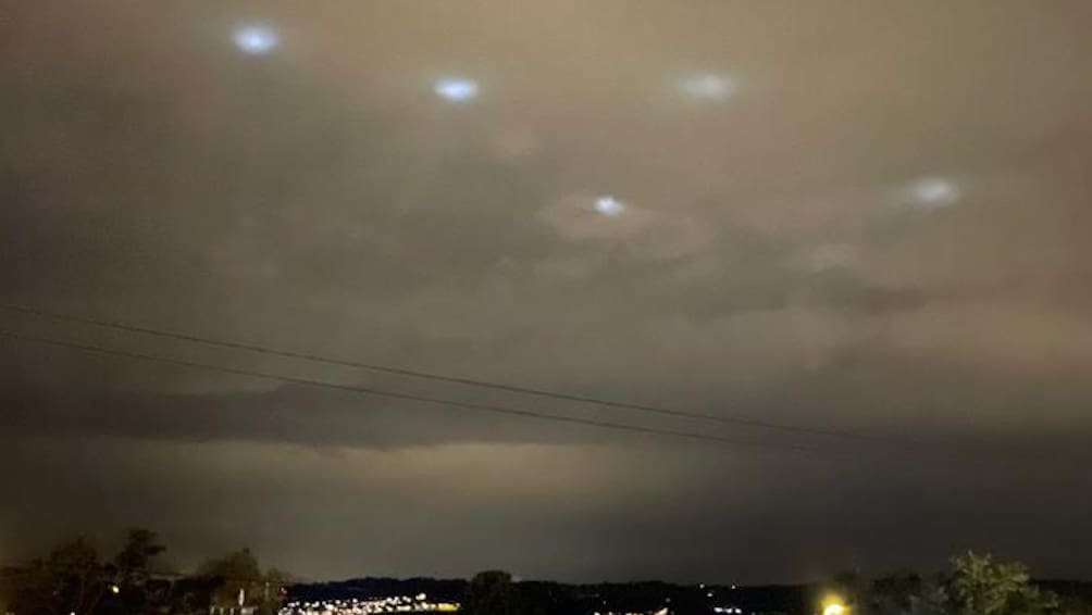 Leser berichten von mysteriösen Lichtern am Himmel Blick Leser berichten von mysteriösen Lichtern am Himmel Blick