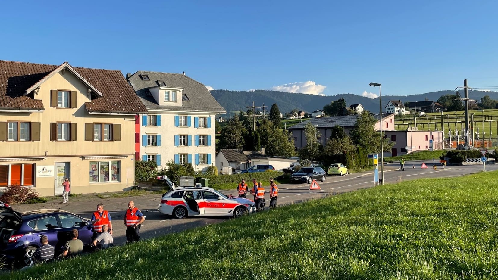 Unfall in Wädenswil ZH: Bub von Auto erfasst – schwer verletzt - Blick