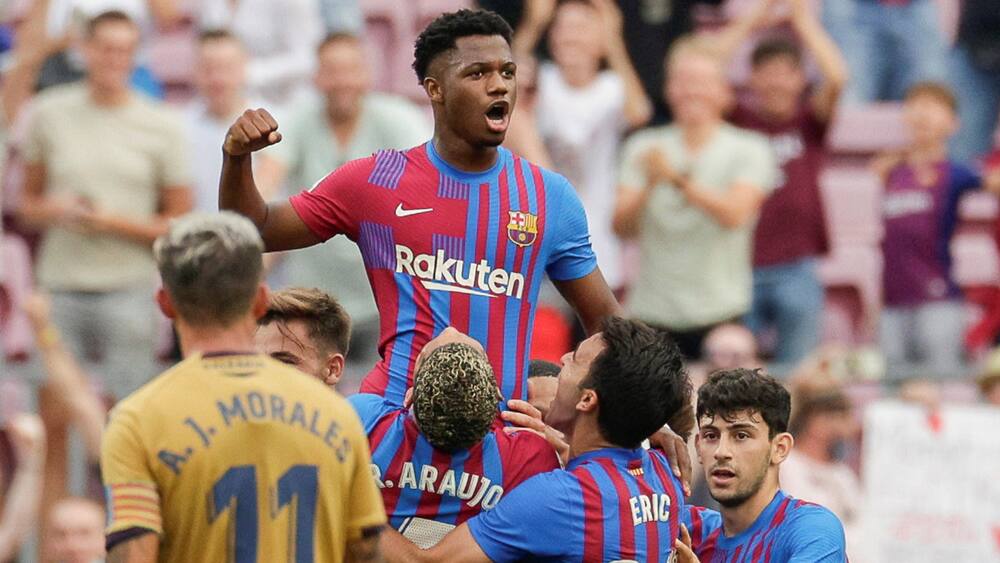 Laliga Ansu Fati Feiert Traum Comeback Mit Messi Nummer Blick