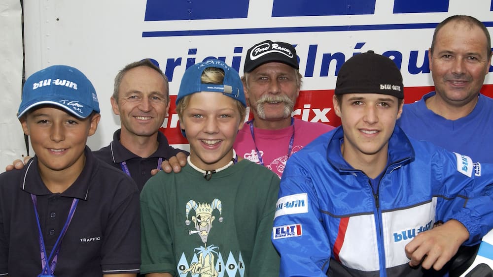 Dominic Eggerter, Tom Luthy dan Randy Kruminacher adalah juara dunia MotoGP Dominic Eggerter, Tom Luthy dan Randy Kruminacher adalah juara dunia MotoGP
